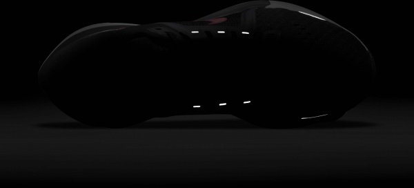 Кросівки Nike WMNS AIR ZOOM VOMERO 16 DA7698-002 р.US 7,5 чорний