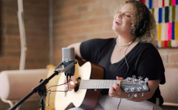 Мікрофон AKG (AKG-C22-USB) 