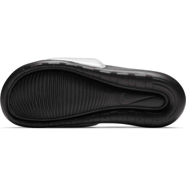 Шльопанці Nike Victori One CN9677-006 р. US 8 чорний