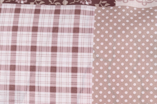 Наволочка Пэчворк 70x70 см розовый Прованс 