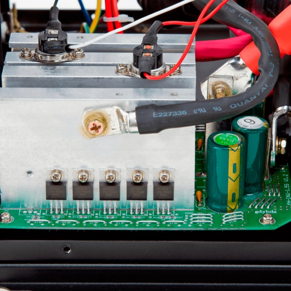 Джерело безперебійного живлення (ДБЖ) LogicPower 10A/20A LPY- W - PSW-2000VA+ (1400Вт)