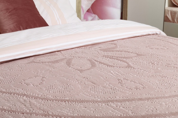 Покрывало Coimbra 230x270 см La Nuit розовый 