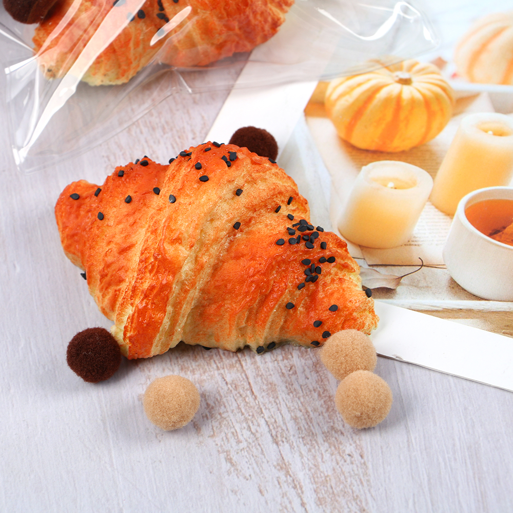 Іграшка-антистрес Monster Gum Fun Cafe Taba Круасан T26188