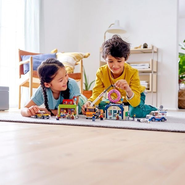 Конструктор LEGO Creator Зоомагазин и кафе в городе 31097