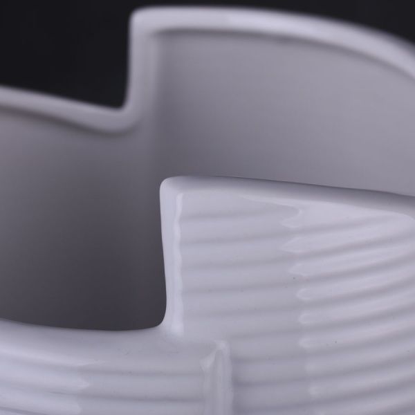 Ваза керамическая Wind 15,4х30,5 см, белая