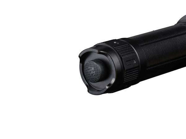 Фонарик Fenix ручной охотничий HT18