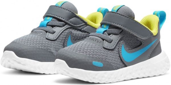 Кроссовки Nike NIKE REVOLUTION 5 BQ5673-019 р.US 5C серый