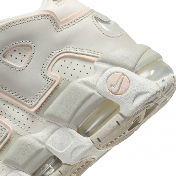 Кросівки Nike W AIR MORE UPTEMPO DV1137-101 р.36,5 бежевий