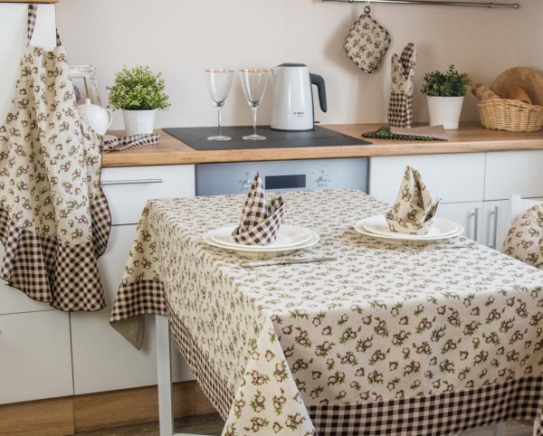 Скатерть Lucy Коричневый цветок 133x180 см коричневый 