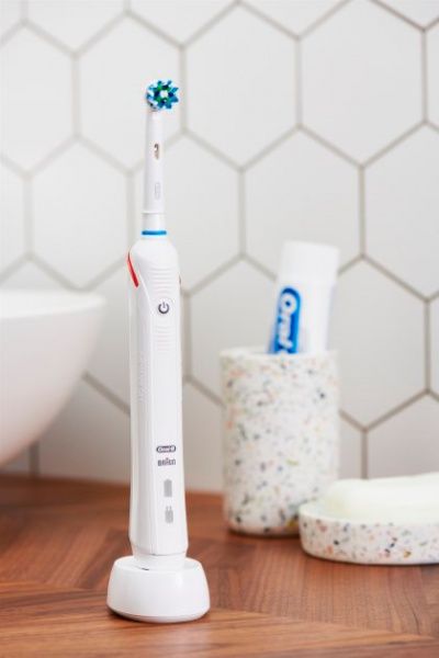 Электрическая зубная щетка Oral-B Smart 4 4100s D601.524.3 CR