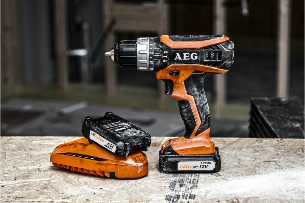 Шуруповерт ударный аккумуляторный AEG 4935451531 BSB12G3 LI-202C