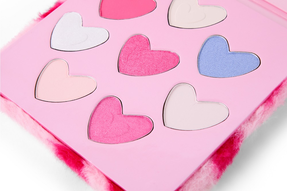 Палетка теней CREATE IT! LOVE Пушистая ,84591