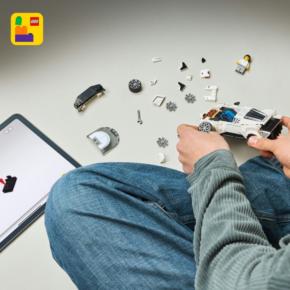 Конструктор LEGO Speed Champions Спортивный гиперкар Bugatti Centodieci 77240