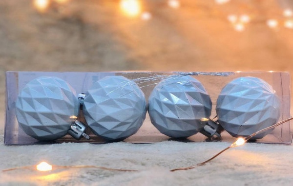 Набор елочных шаров пластик белые d 40 мм 4 шт./уп.