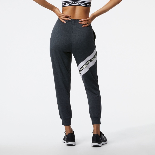 Штани New Balance WP21180BK р. S чорний