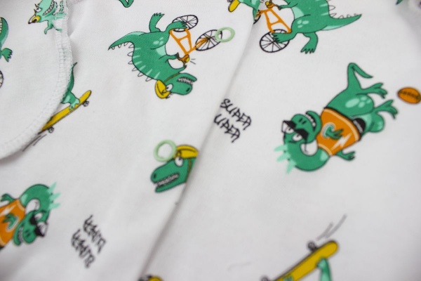 Боди для мальчика Маленькие люди Дино р.62 белый с рисунком 