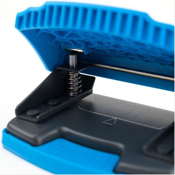 Дырокол Shell 20 листов с пластиковым верхом голубой Axent