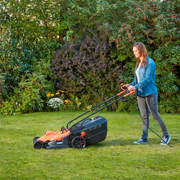 Газонокосарка електрична Black+Decker BEMW481BH