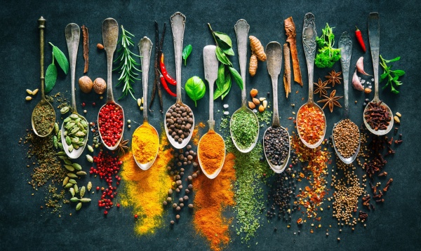 Репродукция Специи в ложке 50x70 см Арт Фемелі 