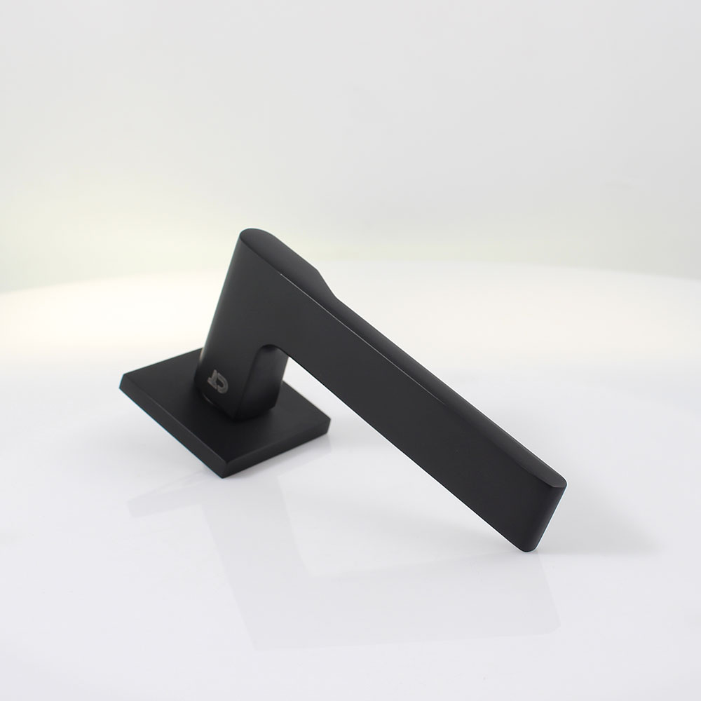 Ручка на розетці Comit Strait Q матовий чорний