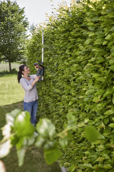 Кущоріз акумуляторний Gardena для живої огорожі ComfortCut Li-18/60 без батареї 9838-55