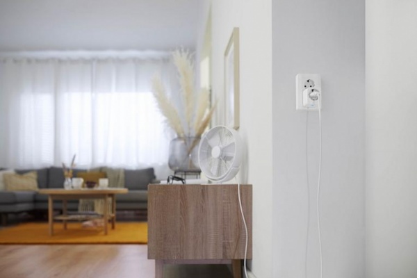 Умная розетка WiZ Smart Plug powermeter Type-F Wi-Fi (929002427101)