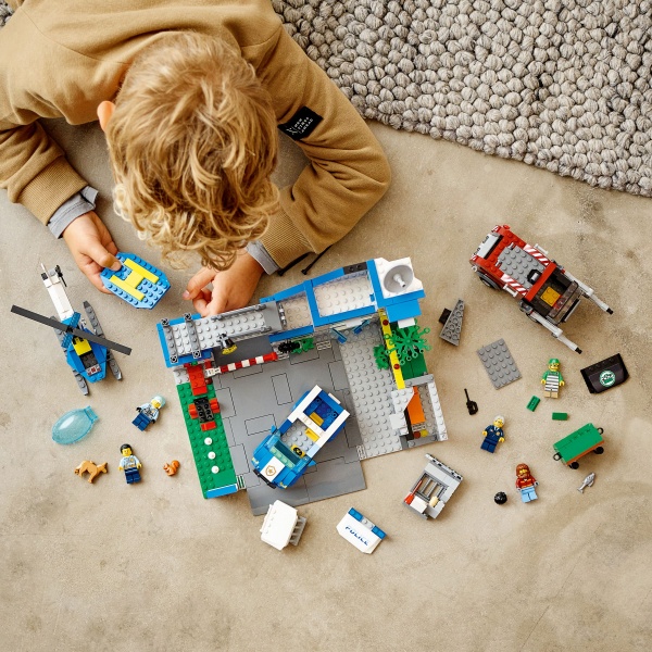 Конструктор LEGO City Поліцейська дільниця 60316