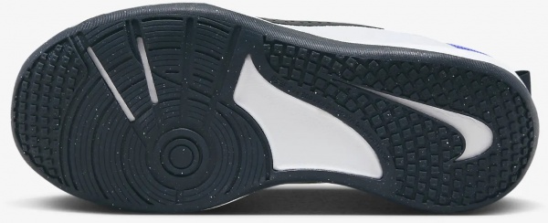 Кроссовки Nike NIKE OMNI MULTI-COURT DM9027-104 р.35,5 белый