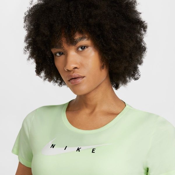 Футболка Nike W NK SWOOSH RUN TOP SS CZ9278-701 р.XL м'ятний