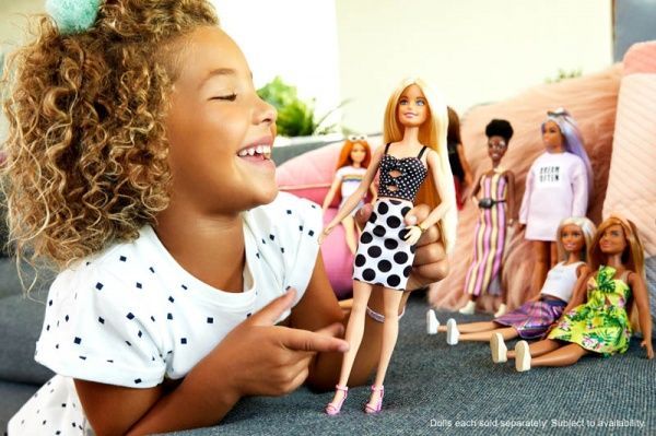 Лялька Barbie Модниця в чорно-білій сукні
