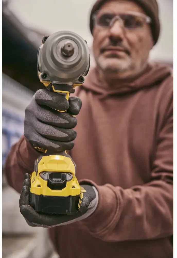 Гайковерт ударний акумуляторний Stanley FatMax SFMCF940M1