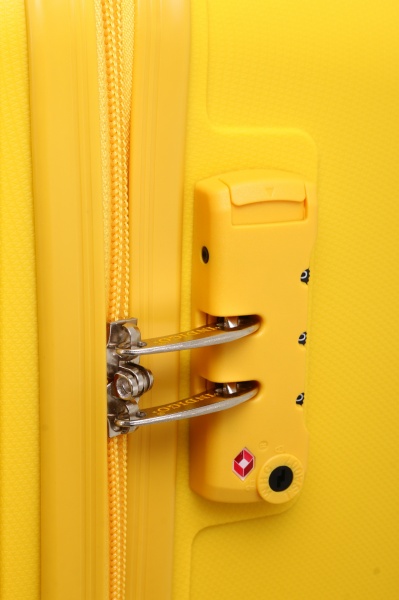 Чемодан 97 л желтый XY22100 70х48х29 ABS 