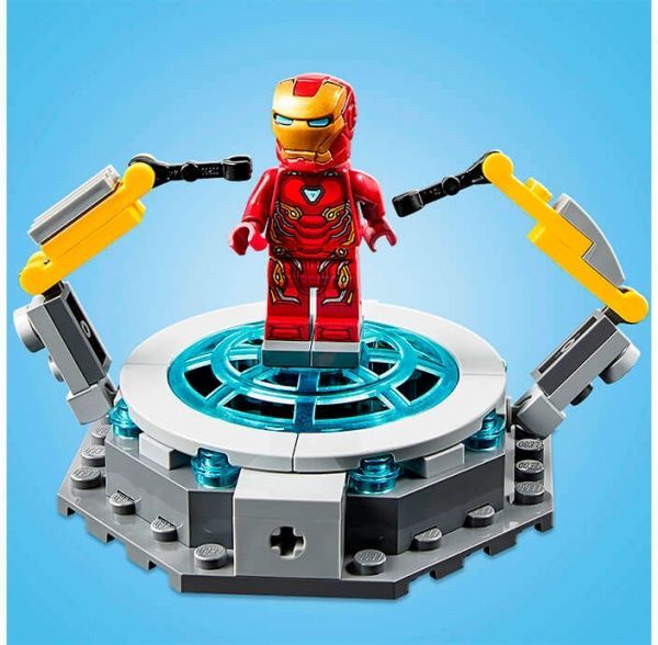 Конструктор LEGO Super Heroes Зал з костюмами Залізної Людини 76125 76125