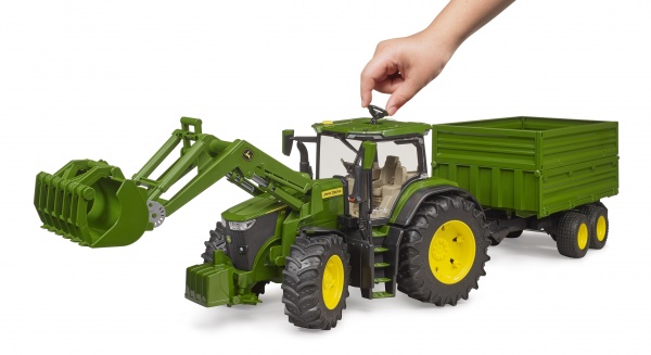 Трактор Bruder John Deere с прицепом 1:16 03155