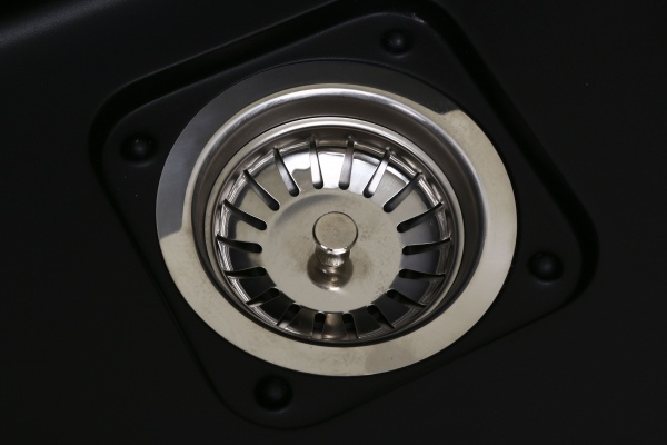 Мойка для кухни ScandiSPA Cube 500 черная с сифоном 