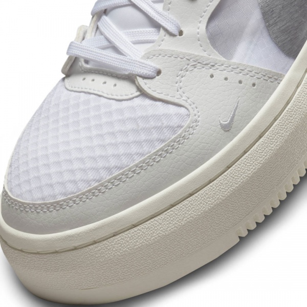 Кросівки Nike Court Vision Alta CW6536-102 р.39 білий