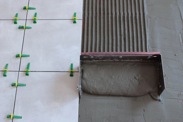 Гребенка зубчатая универсальная для нанесения клея на пол и плитку