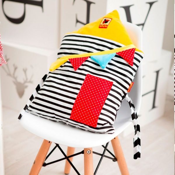 Бортик для кроватки Macик Домик B&W МС 110512-09