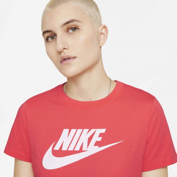 Футболка Nike W NSW TEE ESSNTL ICON FUTUR BV6169-814 р.S червоний