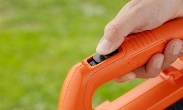 Воздуходув Black+Decker BCBL200L