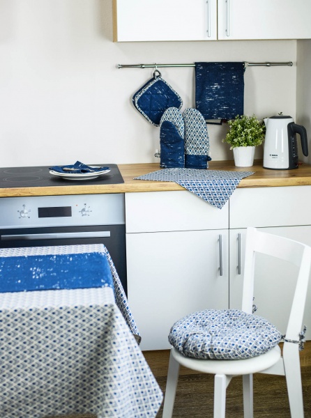 Скатерть Joy синий рисунок 136x180 см мульти La Nuit 