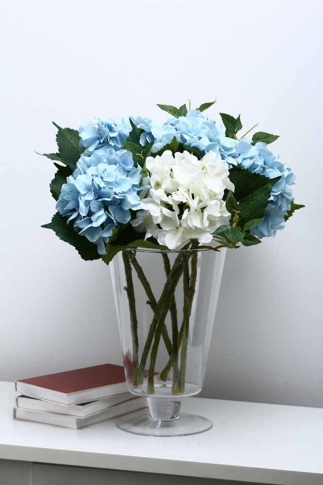 Ваза стеклянная Wrzesniak Glassworks 15-463 на ножке 30 см прозрачный 15-463