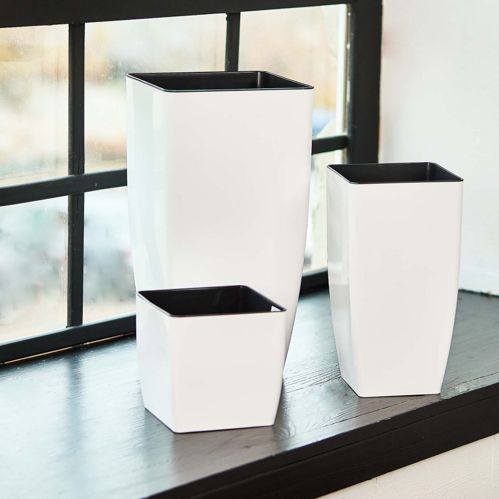 Вазон пластик Квадро низький 27х27х26 см квадратний білий 14 л Алеана