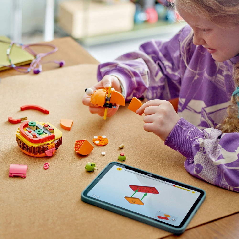 Конструктор LEGO Fortnite Durrr Burger 77070