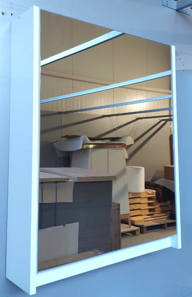 Зеркальный шкаф ЮВЕНТА