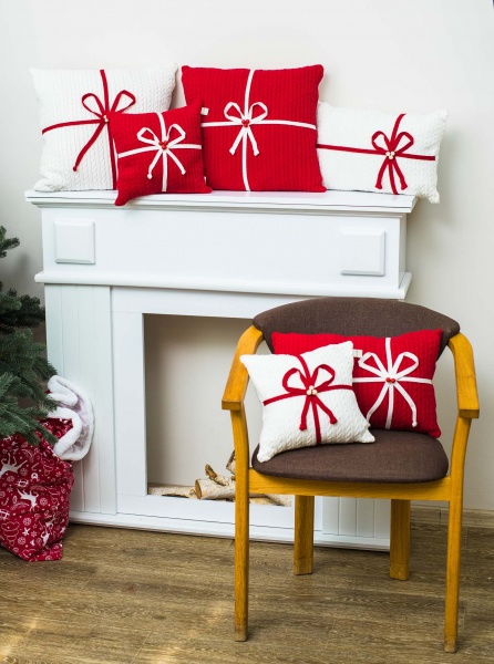 Подушка декоративная с бантом 45x45 см 1015 Красная Прованс 