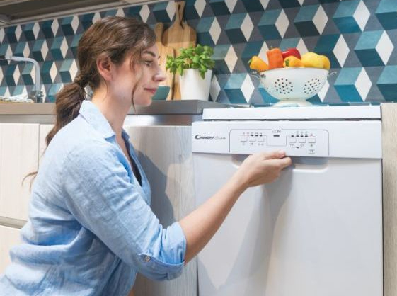 Посудомийна машина CDPH 2L949W