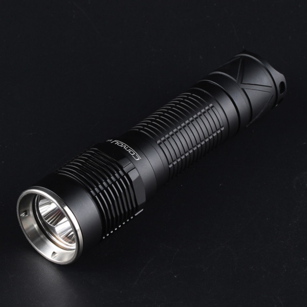 Фонарь Тактический S12 SST20 5000K черный