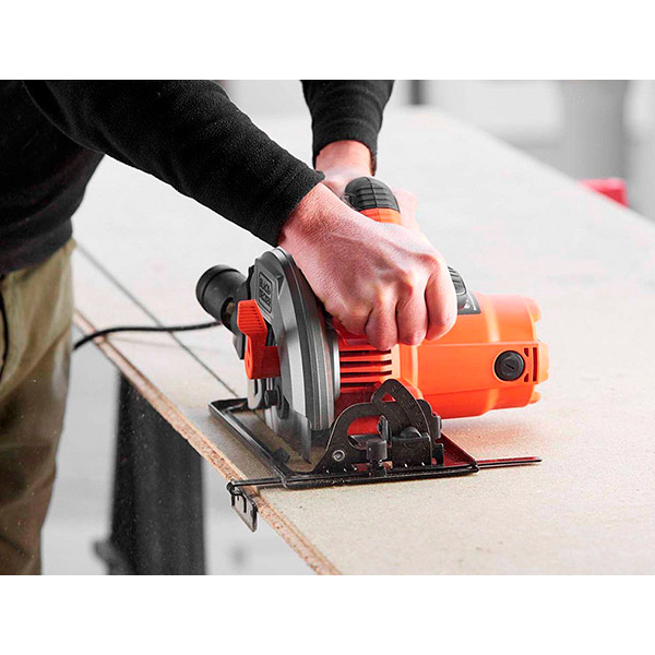 Пилка дискова Black+Decker CS1550