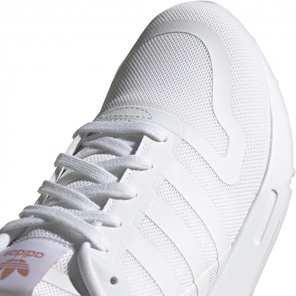 Кроссовки Adidas SMOOTH RUNNER W FZ3454 р.UK 5 белый